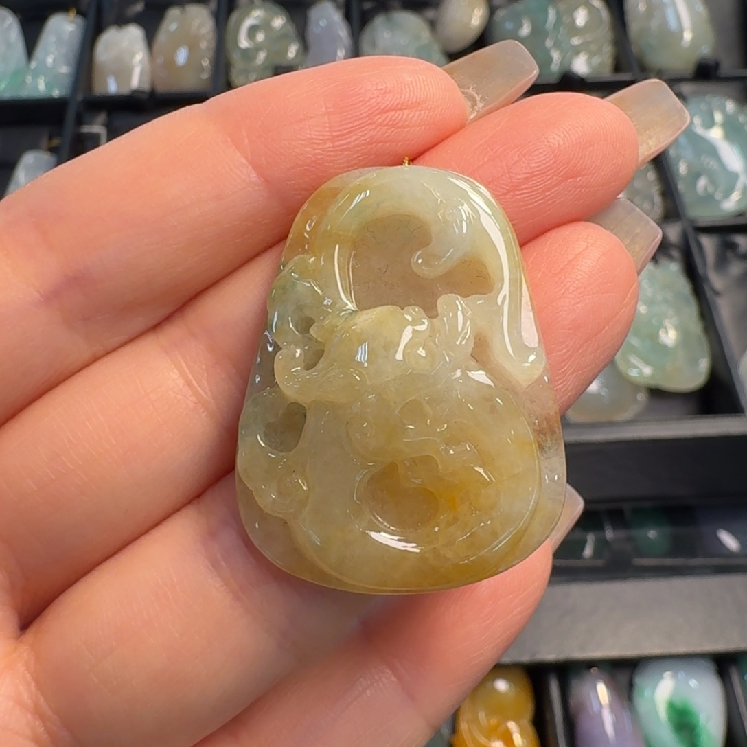 翡翠未镶嵌颈饰仿古龙