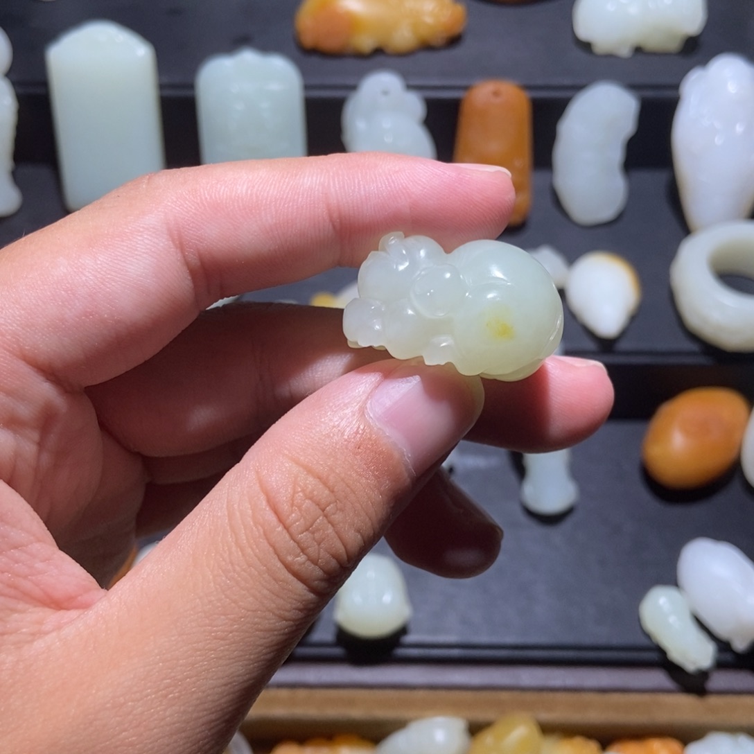 琪***哥颈饰未镶嵌和田玉