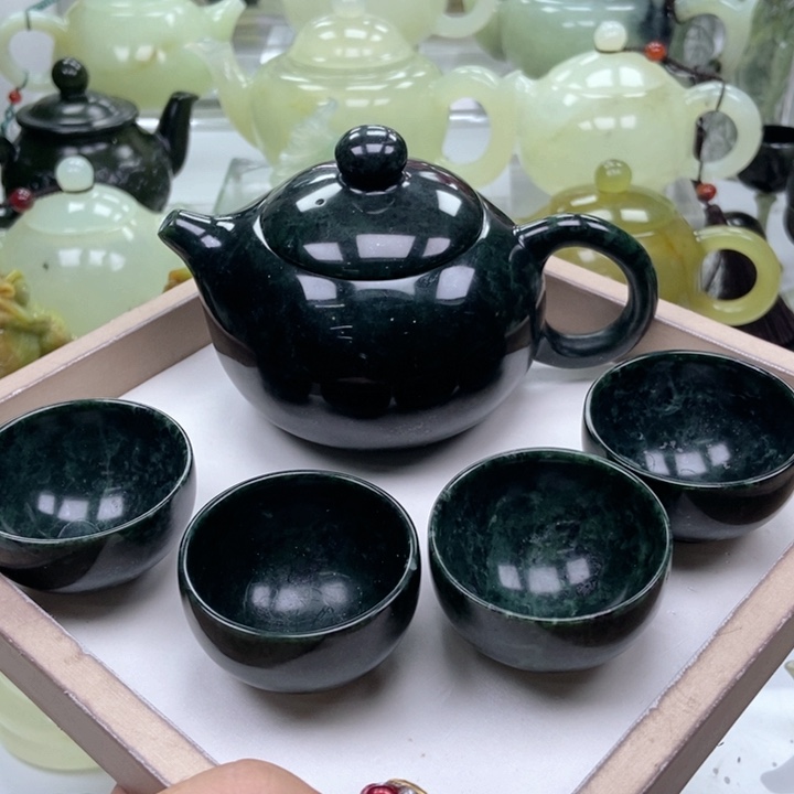 蛇纹石玉壶未镶嵌