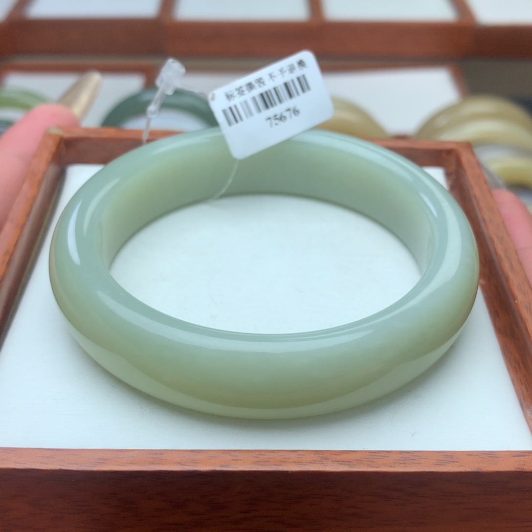 和田玉手镯未镶嵌60