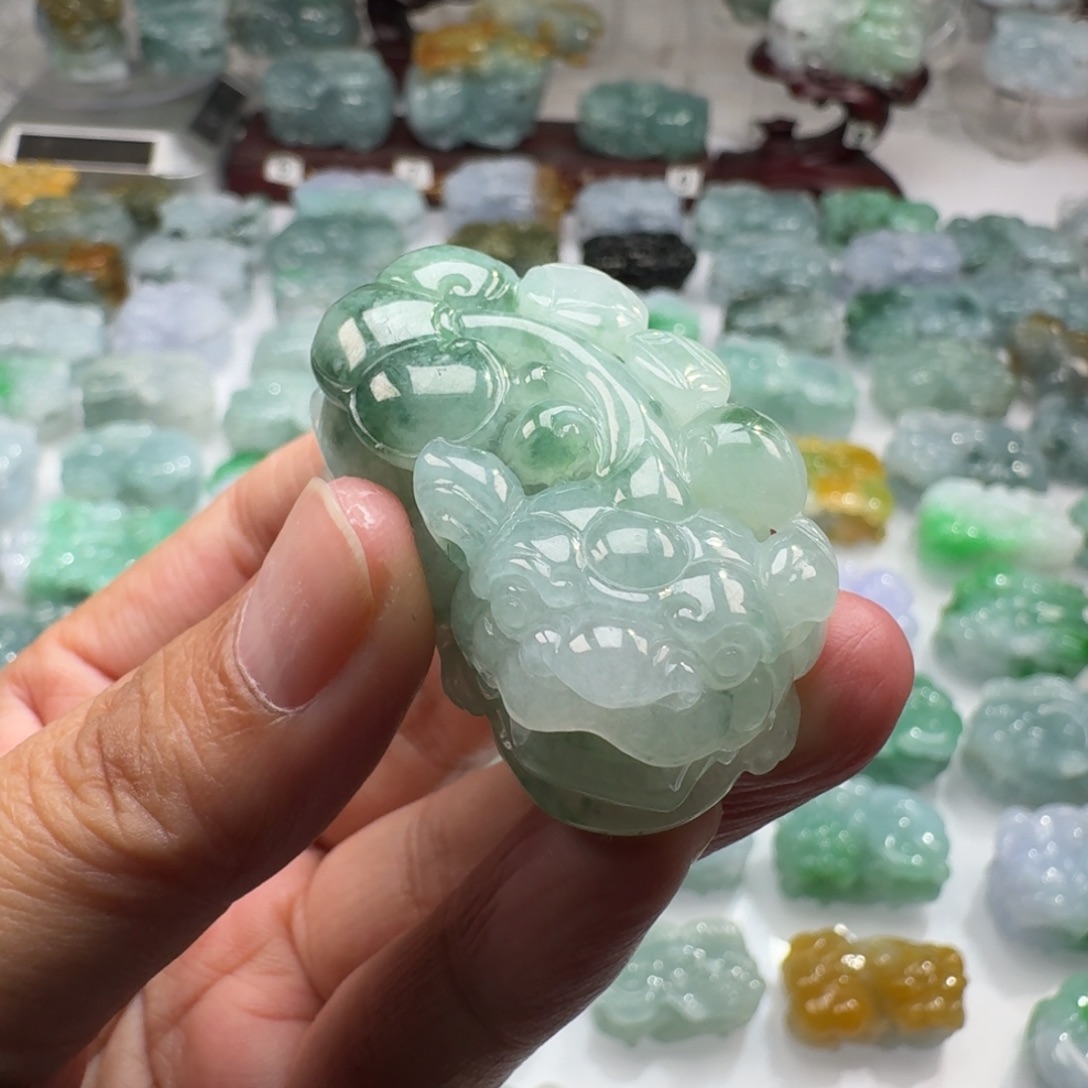 翡翠未镶嵌挂件貔貅