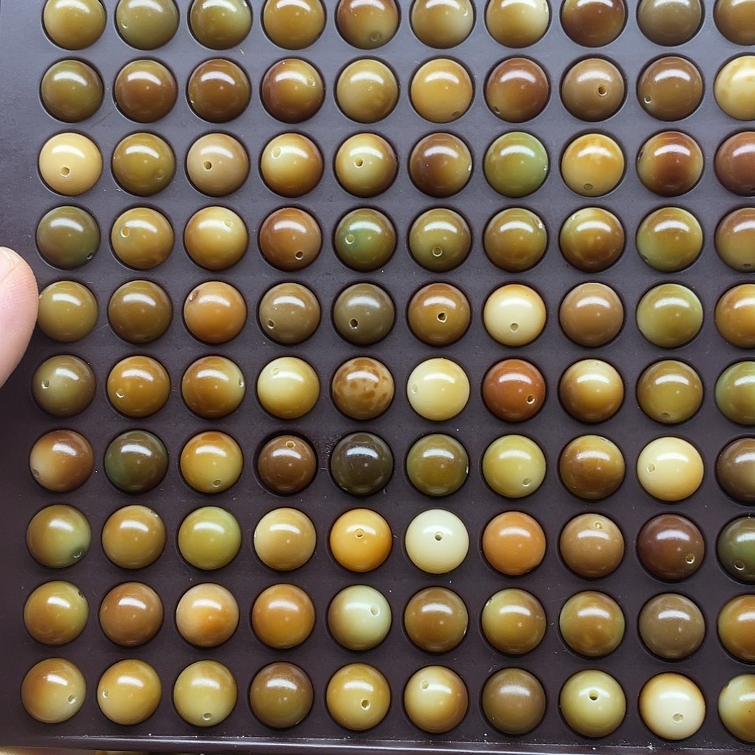 白玉菩提吊坠12.8精品焦糖圆100颗卡灯牌宠30颗