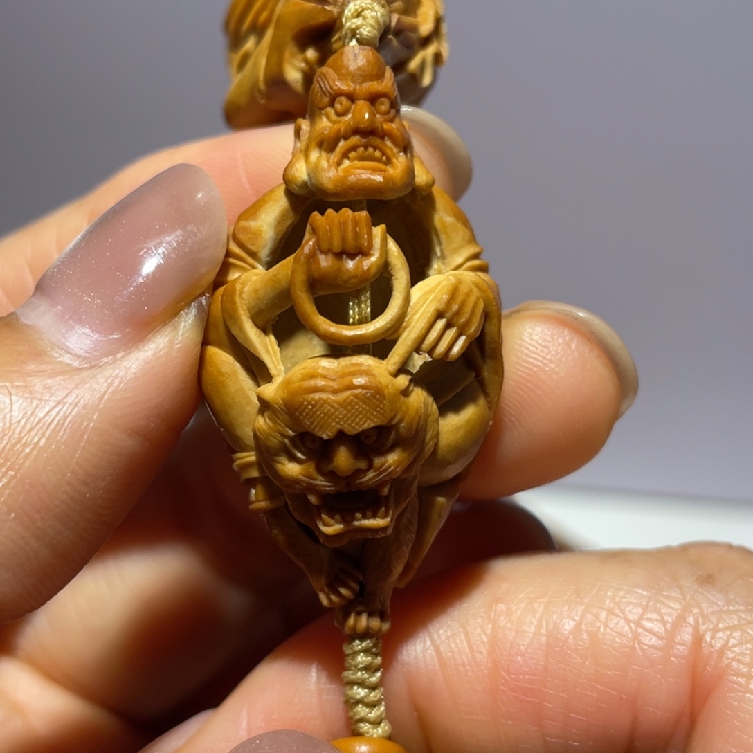 橄榄核吊坠订瘦骨单颗，没有现货，需定制