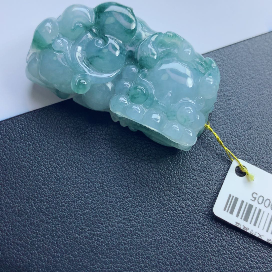 翡翠颈饰未镶嵌貔貅