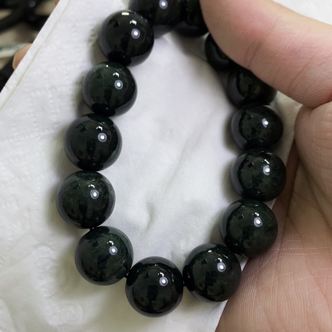 翡翠未镶嵌颈饰翡翠16