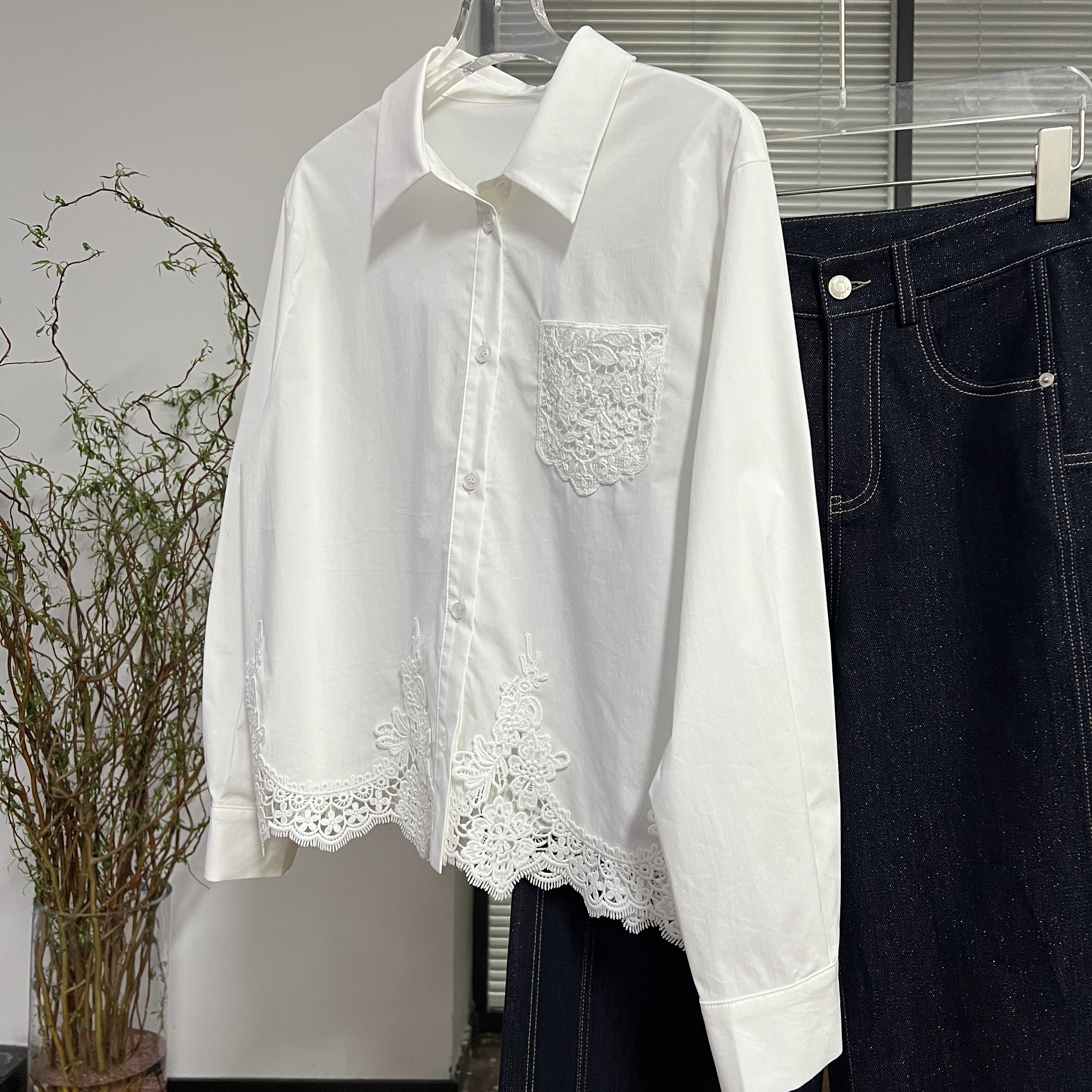 重工镂空衬衫春季新款百搭时尚休闲衬衫女