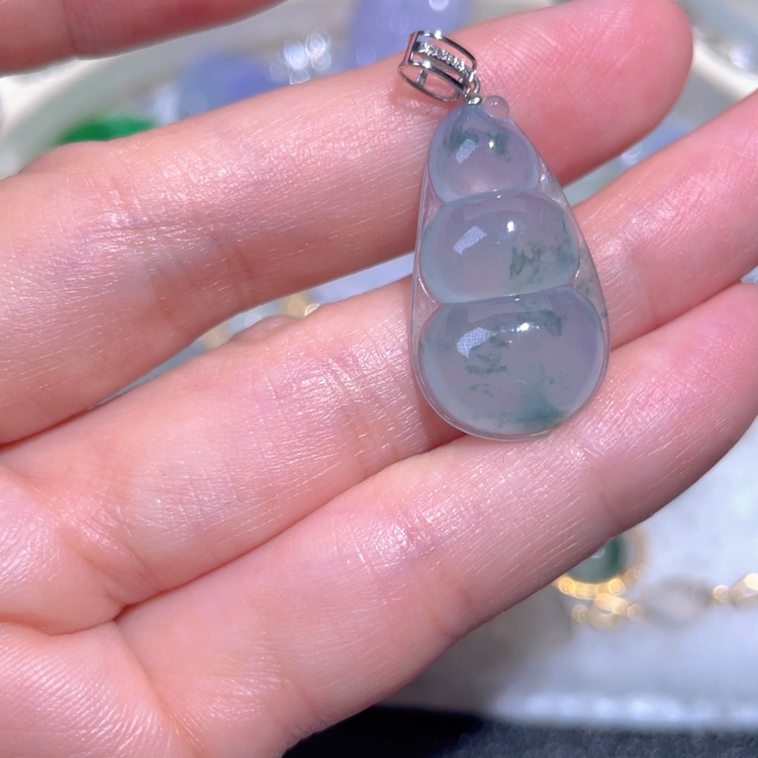 翡翠颈饰18K金镶嵌翡翠