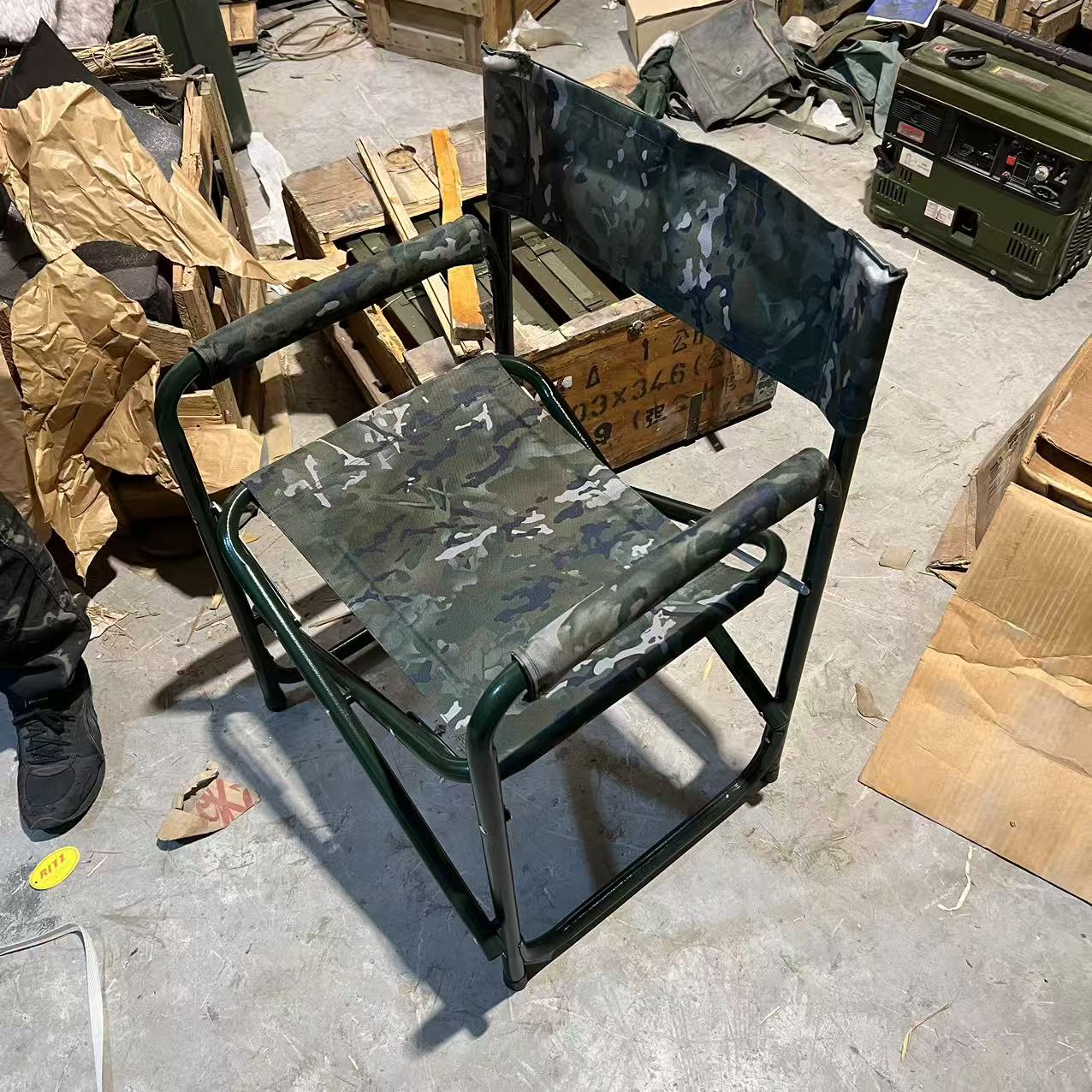 正品折叠椅带靠背8斤重全新