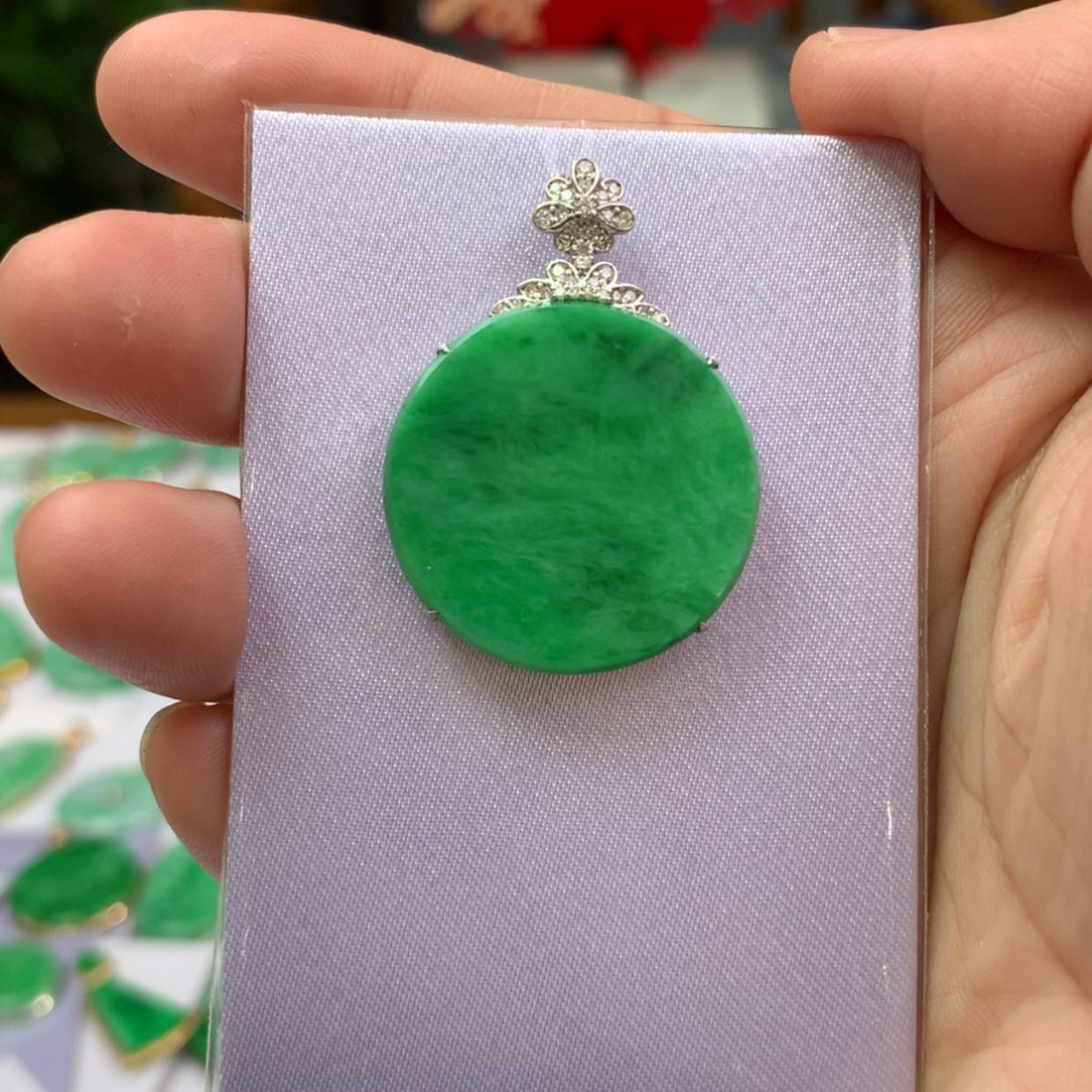 【闪购商品】翡翠颈饰18K金镶嵌翡翠首饰