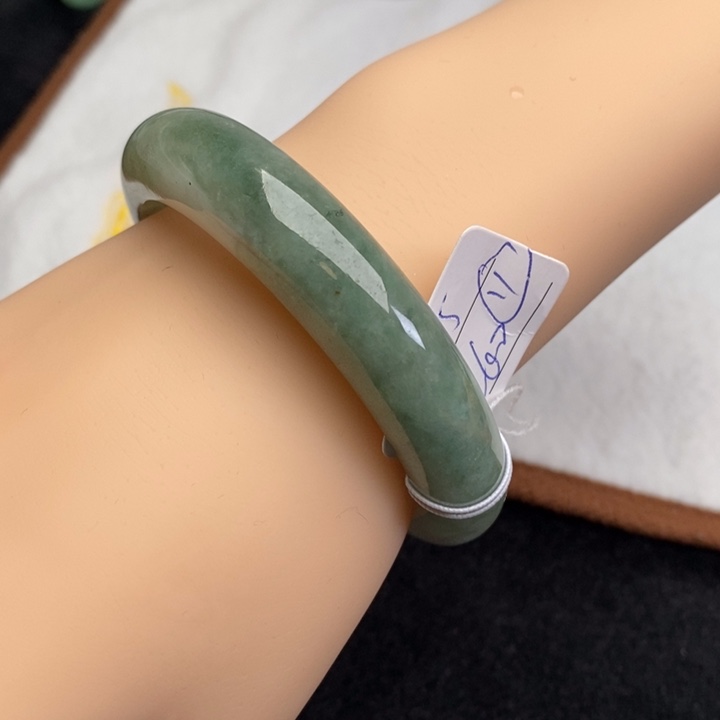 翡翠未镶嵌手镯76435056