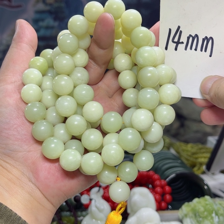 蛇纹石玉颈饰多样性发货未镶嵌