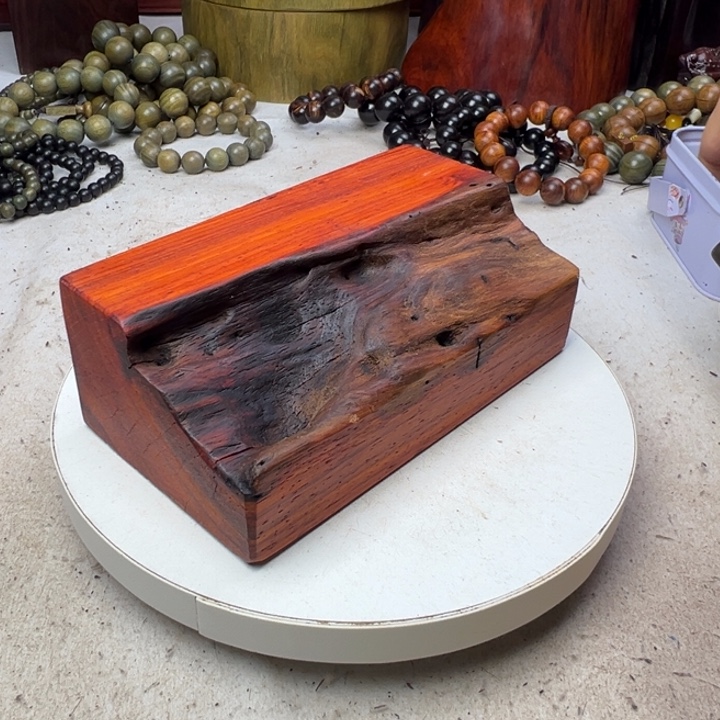 王***伟木邵氏紫檀底座摆件