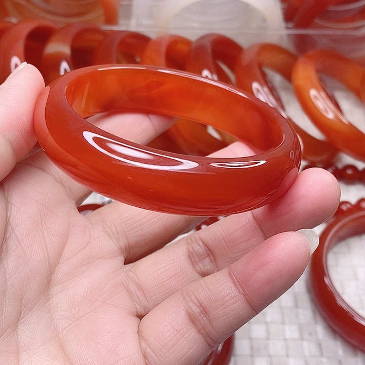 玛瑙/玉髓手镯未镶嵌