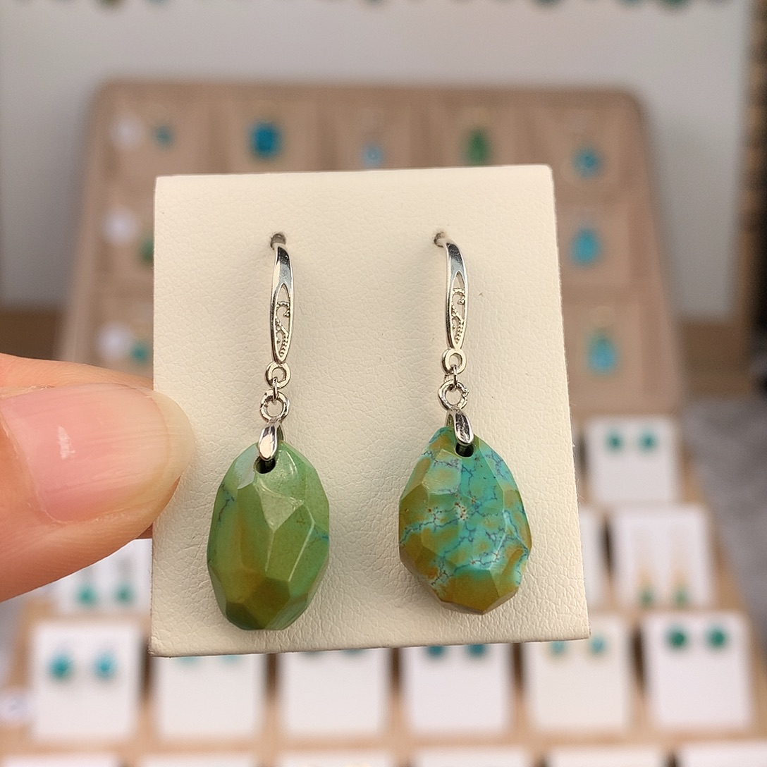 绿松石未镶嵌耳饰