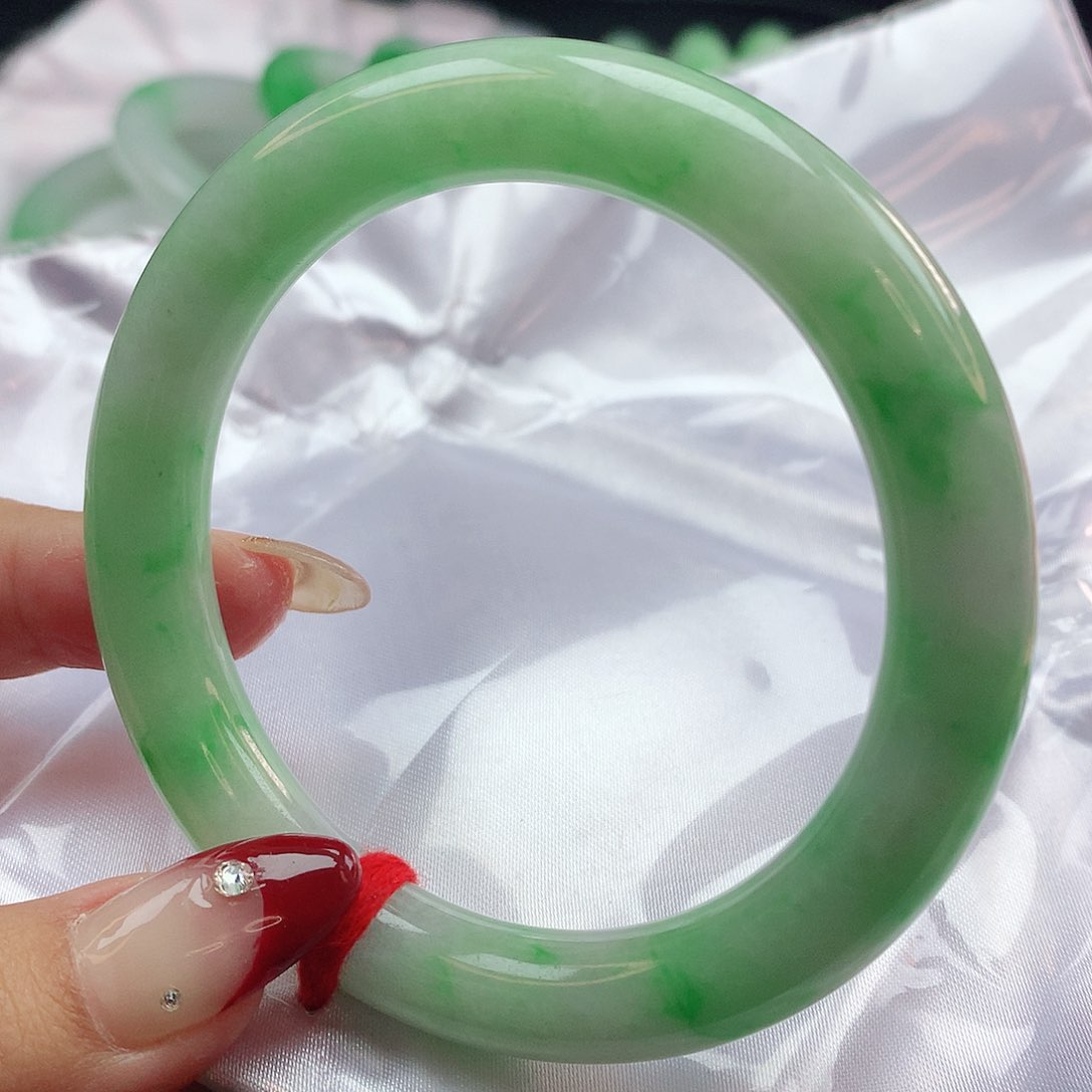 翡翠手镯未镶嵌1924圆条56.7