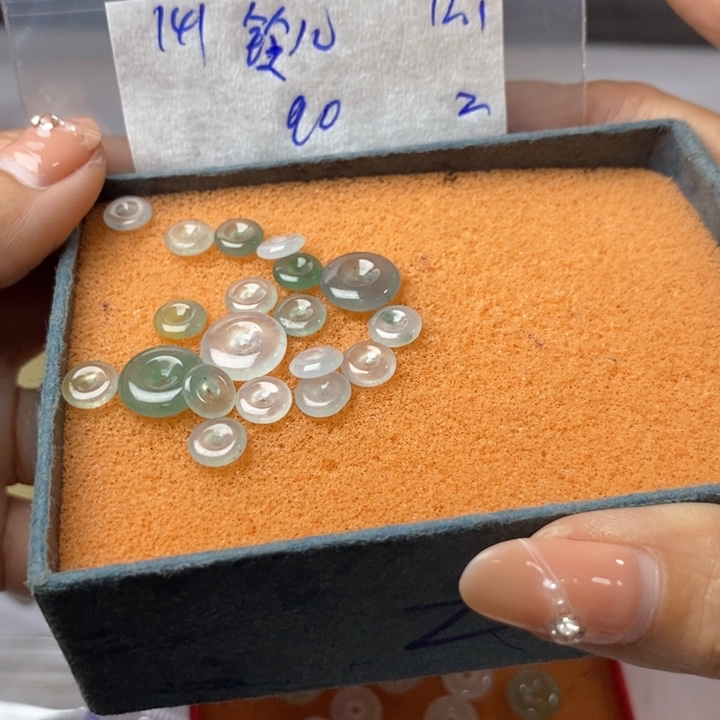****当定制翡翠未镶嵌不退