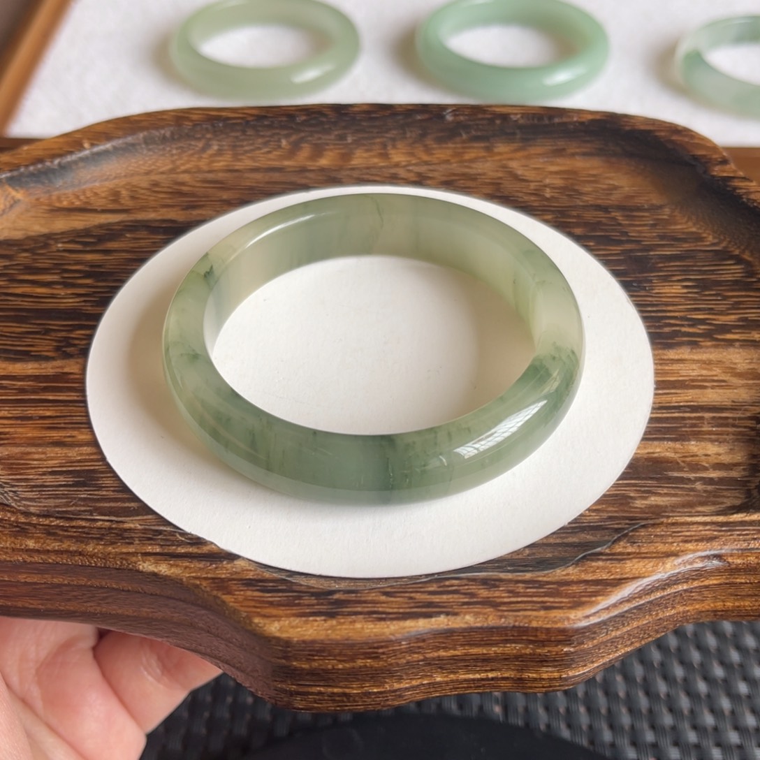 东陵石未镶嵌手镯56.5天山翠