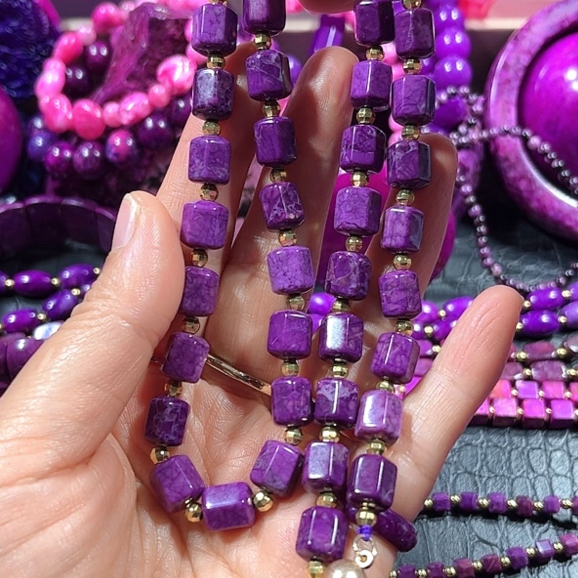 【闪购商品】玻璃DIY舒具石老油料泥地丝绒老油紫八灵柱项链高货