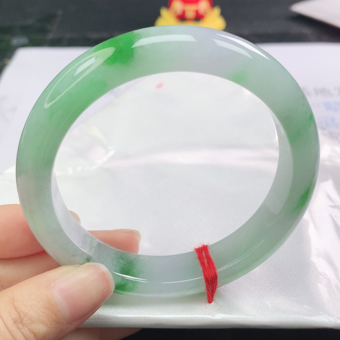 翡翠未镶嵌手镯正