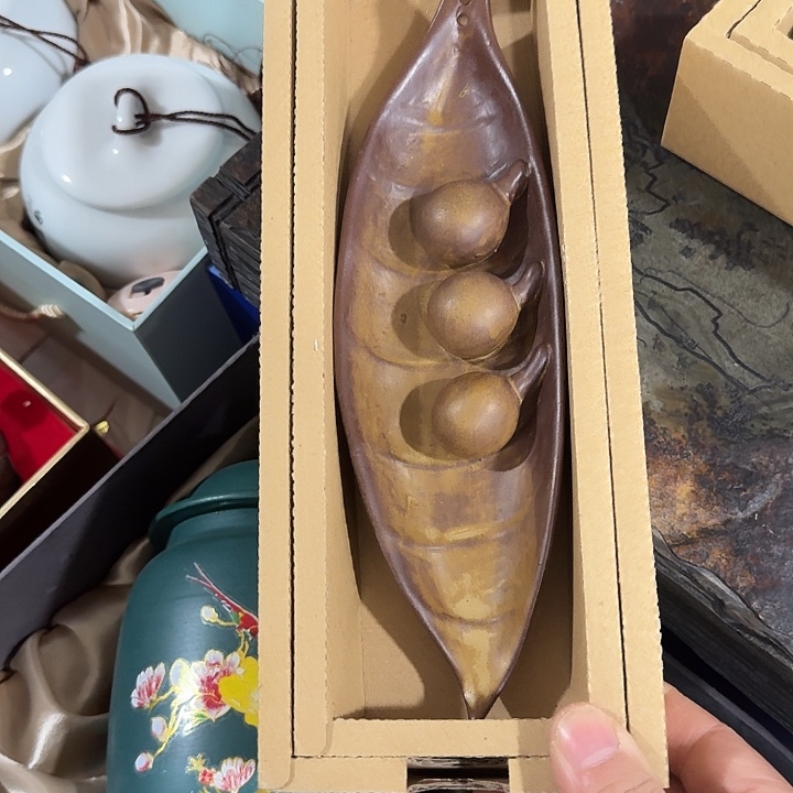 主人杯一个，爱。。品茗