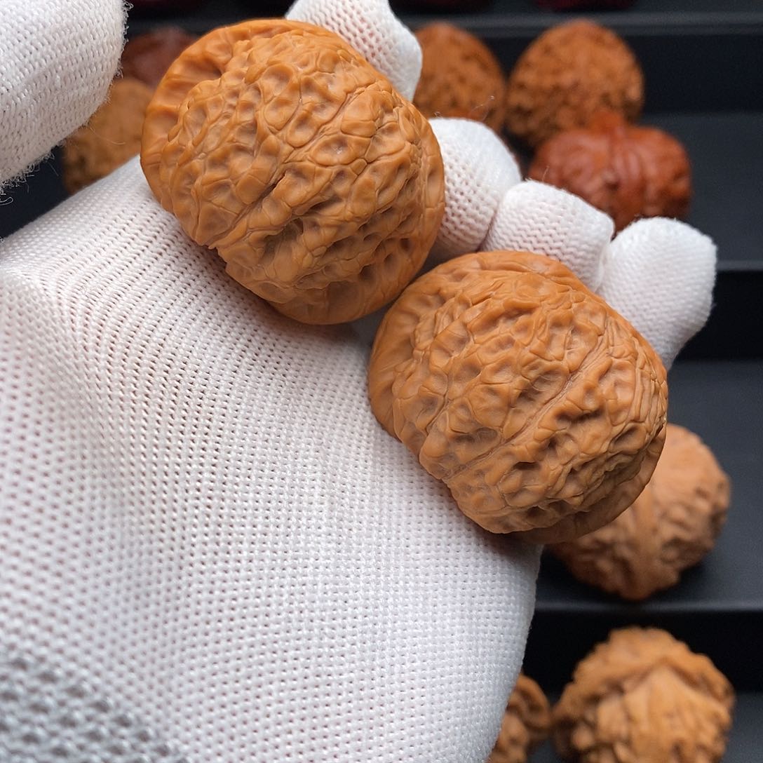 文玩核桃把件42血麒麟