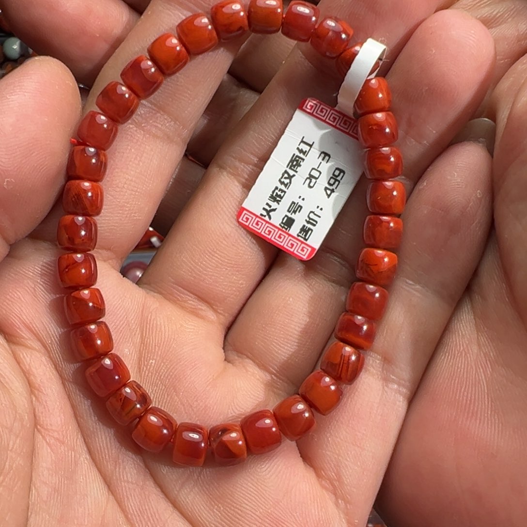 南红玛瑙A未镶嵌莱****我原矿无优化6m+直切手串