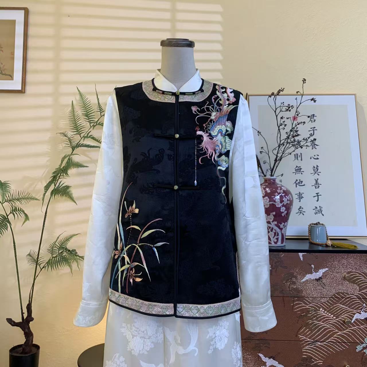 知羽.香云【琼华】新中式桑蚕丝提花国风刺绣对襟马甲ZYA550