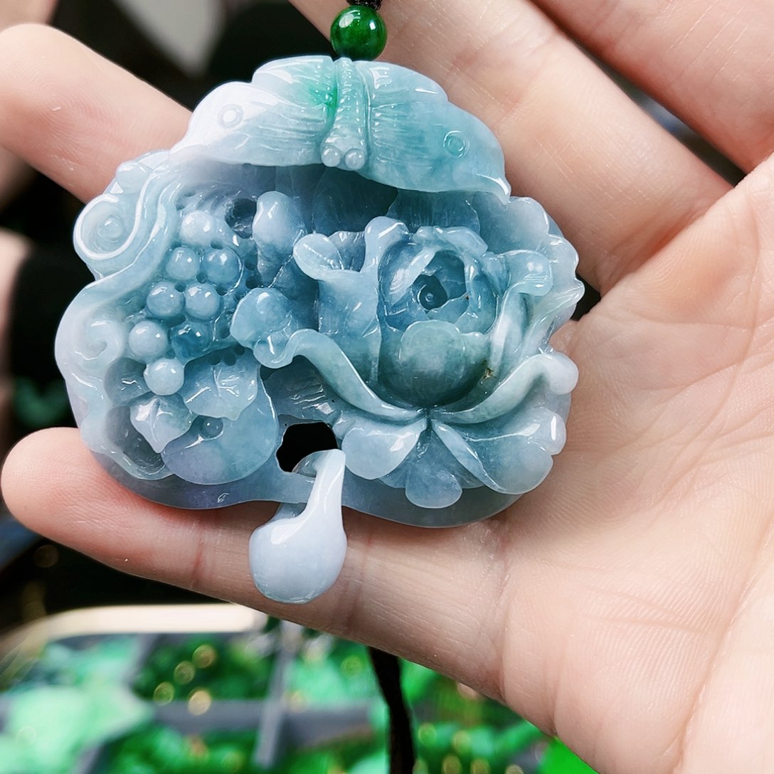 翡翠颈饰未镶嵌吊坠