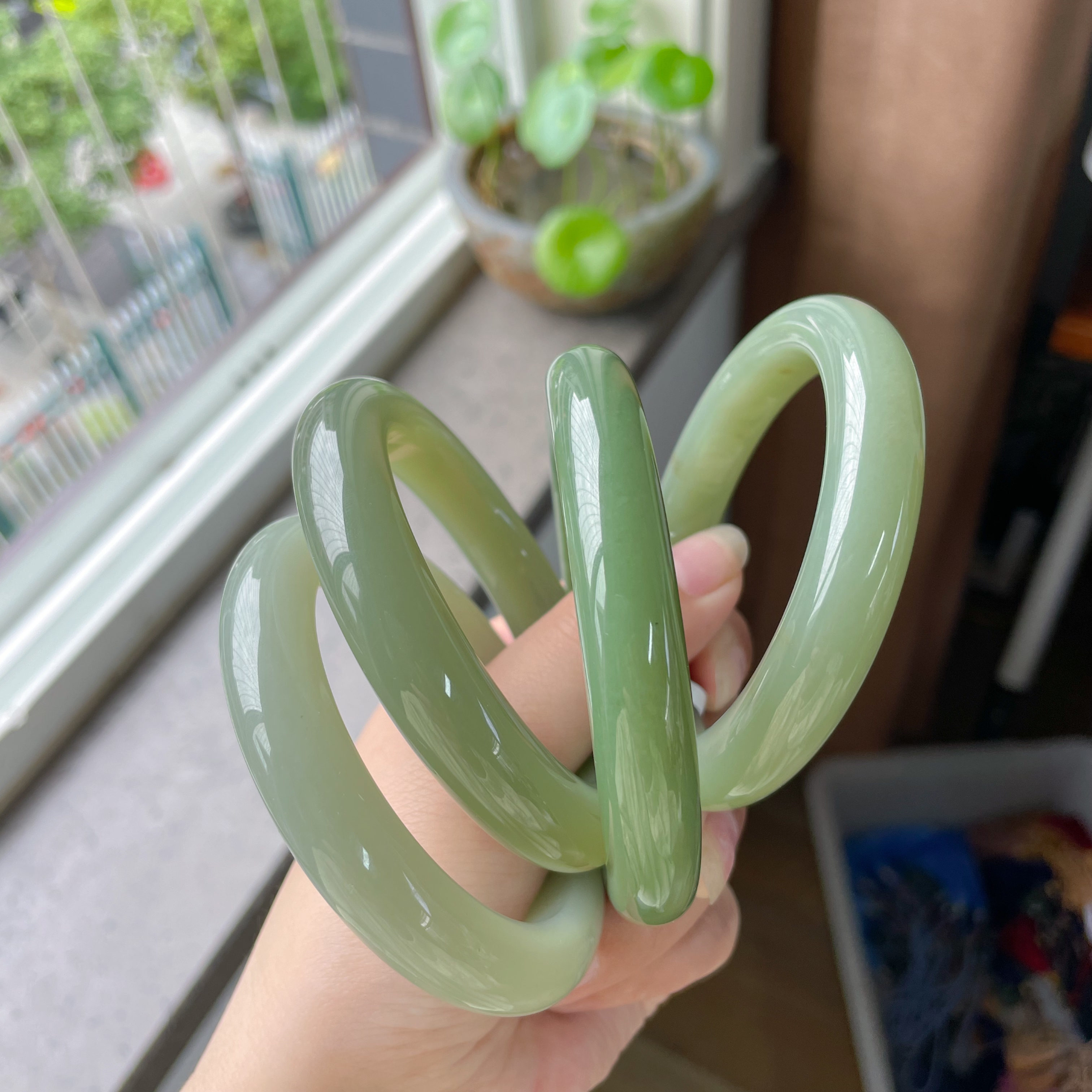 新疆和田玉且末料手镯镯子多样性发货拍一发一圈口50-62mm