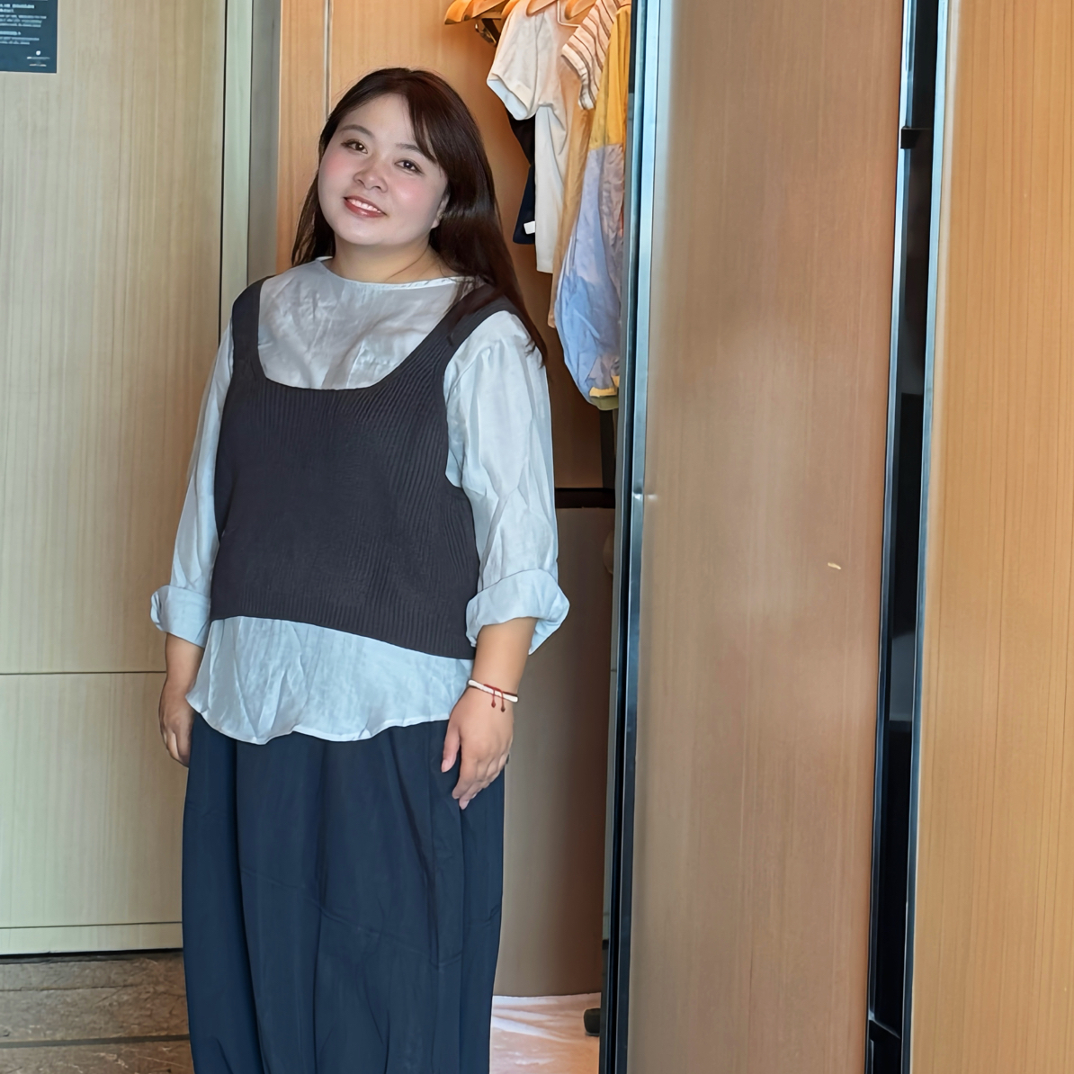 【109—199主播叫号拍】显白白的衬衣吊带两件套