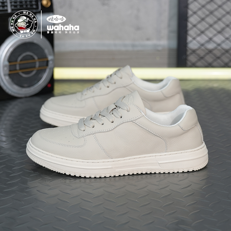 娃哈哈男鞋新款轻便头层牛皮百搭2025夏季透气男士休闲真皮板鞋子