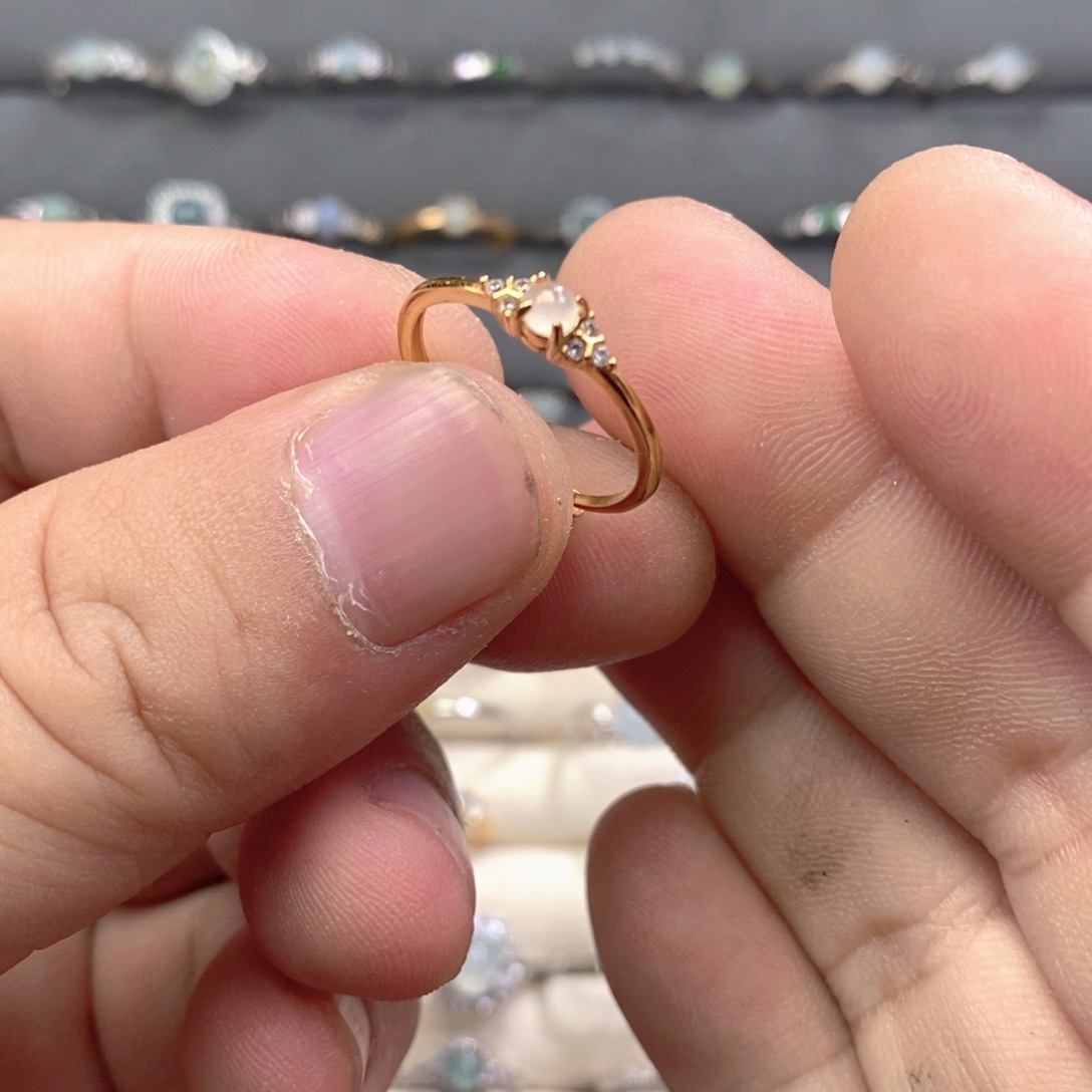 翡翠未镶嵌戒指翡翠