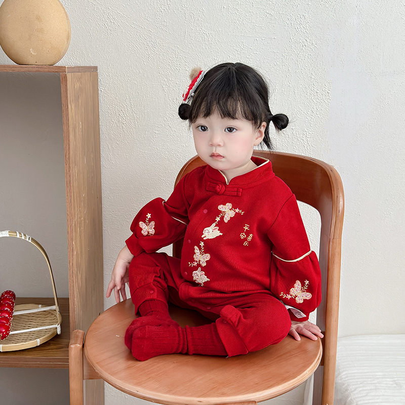 新款婴儿红色周岁满月服百日宴新生儿包屁衣平安喜乐刺绣连体衣秋