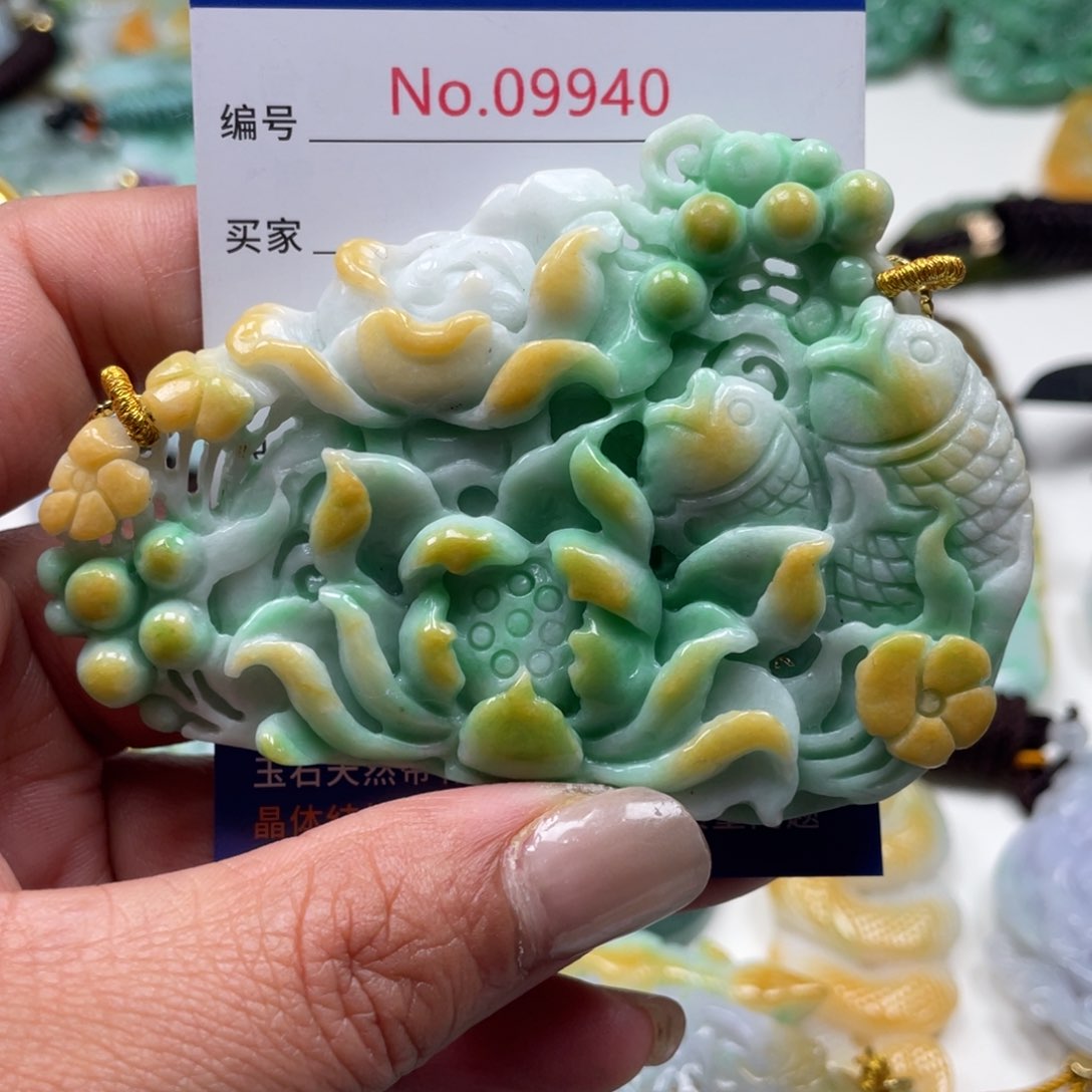 翡翠挂件未镶嵌爱*谷