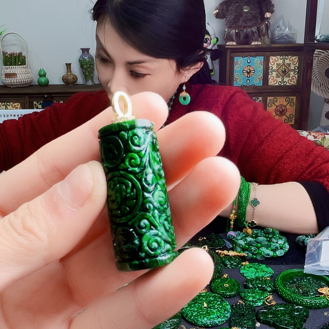 颈饰银S925镶嵌翡翠多样性