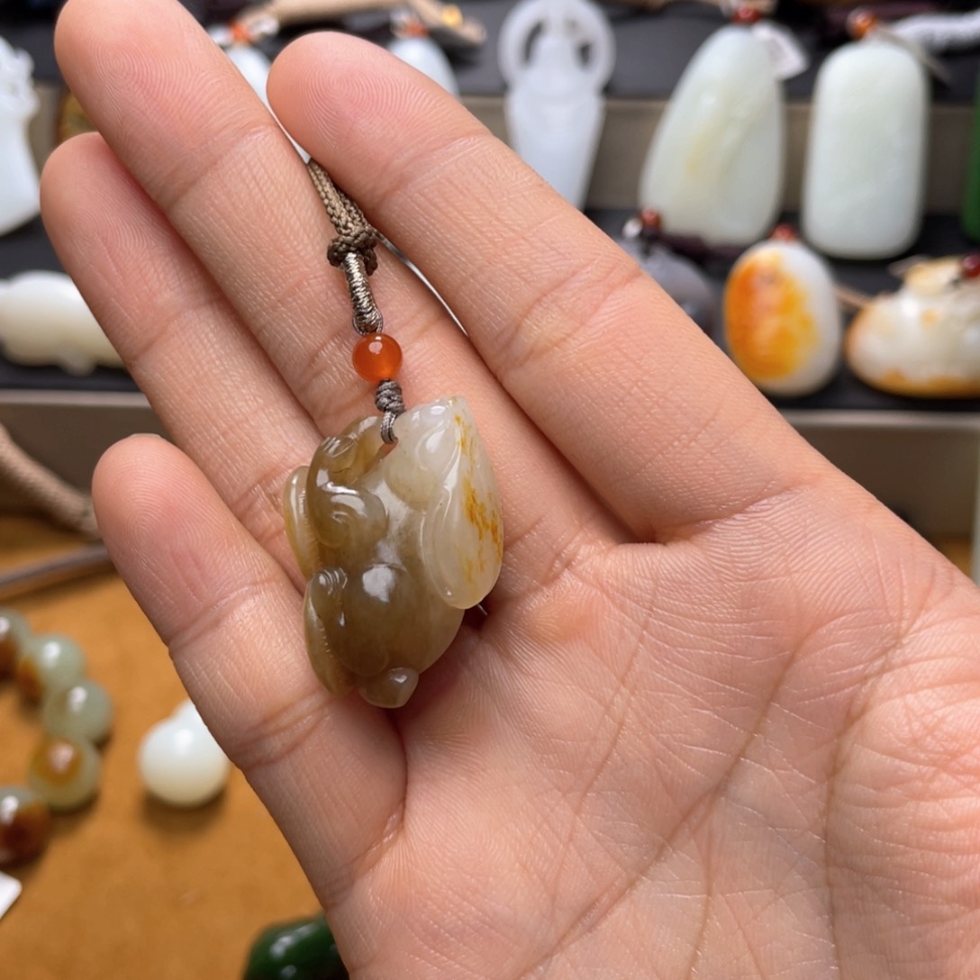 和田玉颈饰未镶嵌