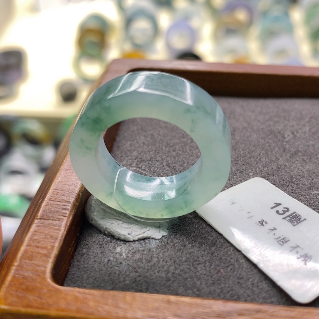 定制翡翠未镶嵌戒指