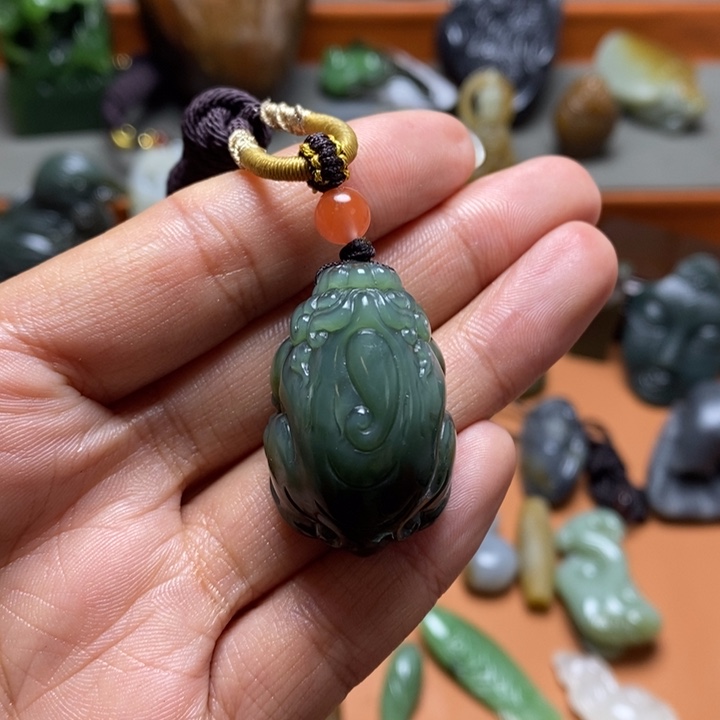 和田玉颈饰未镶嵌