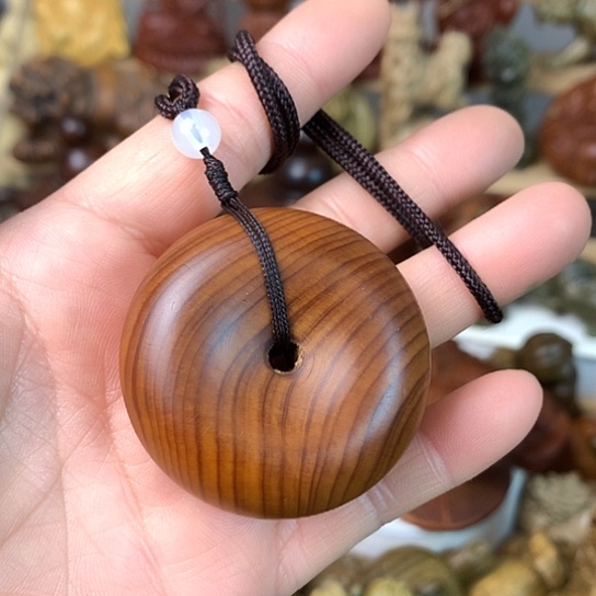 花梨木类崖柏高油虎皮纹平安扣