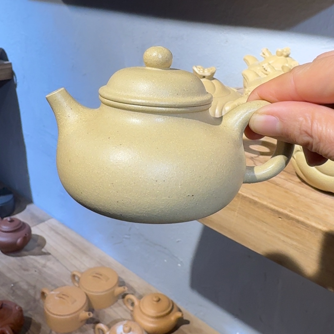 本山绿泥茶壶150毫升左右