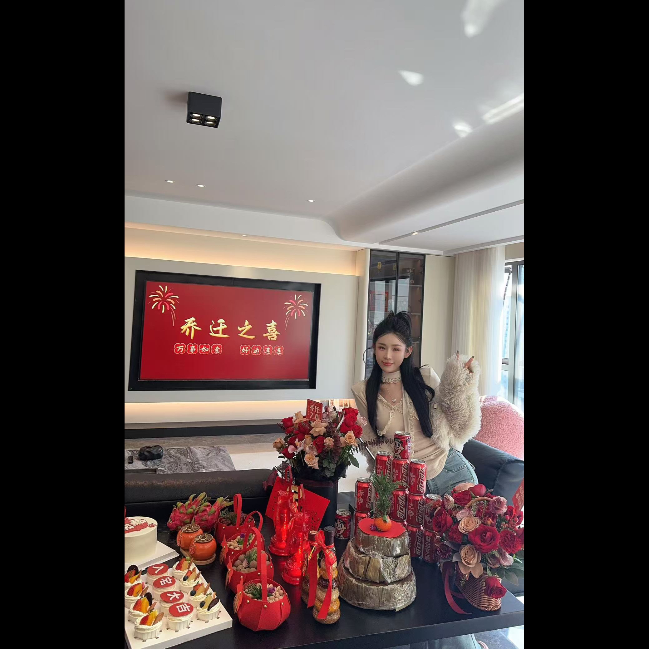 LIN-【白茶芭蕾】双面德绒重工蕾丝挂脖显瘦T恤