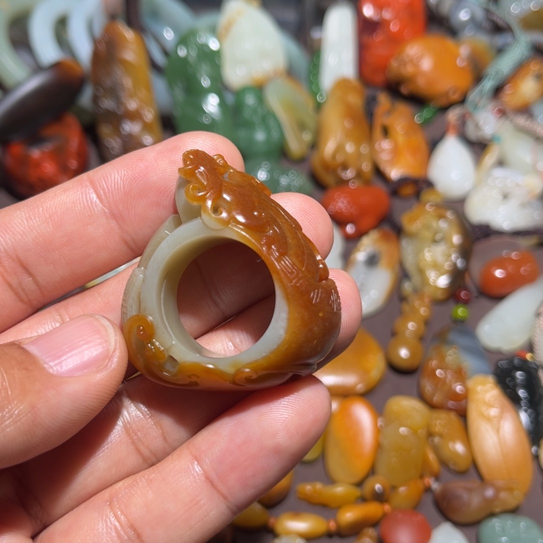 和田玉颈饰未镶嵌淮****厅