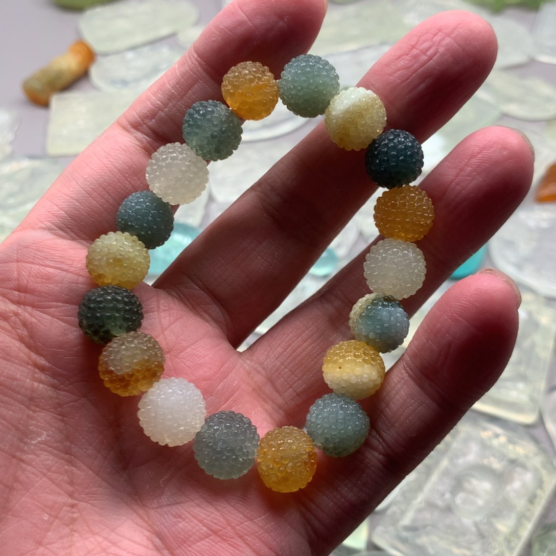 蛇纹石玉颈饰未镶嵌