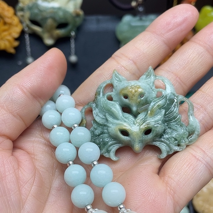 未镶嵌蛇纹石玉颈饰