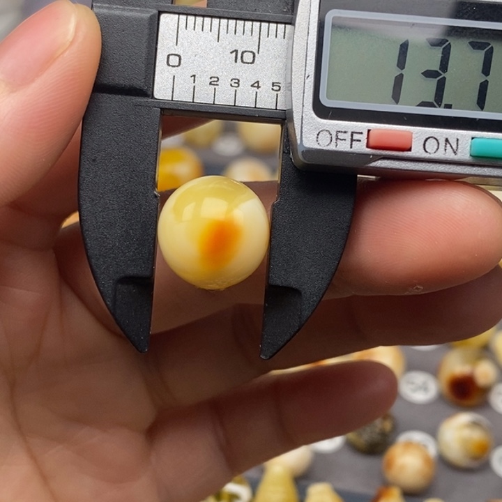 未镶嵌蜜蜡珠宝奇石