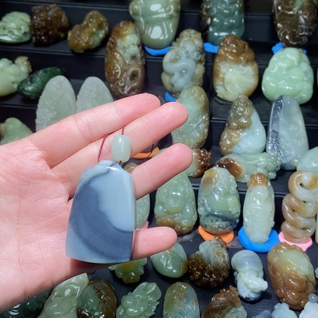 和田玉颈饰未镶嵌