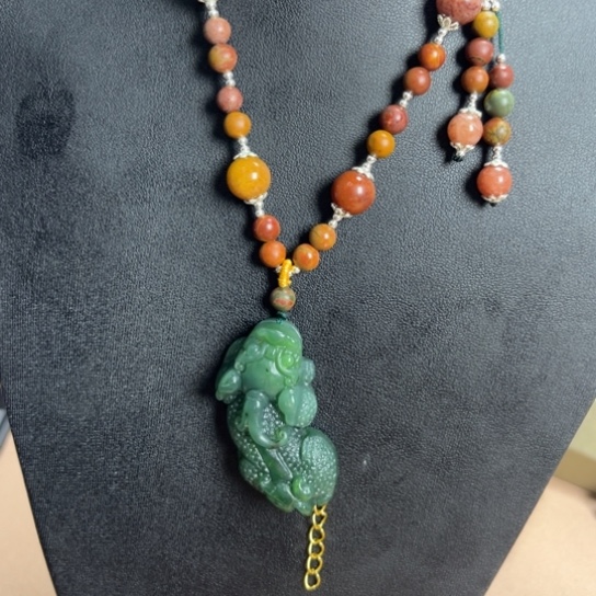 和田玉颈饰未镶嵌