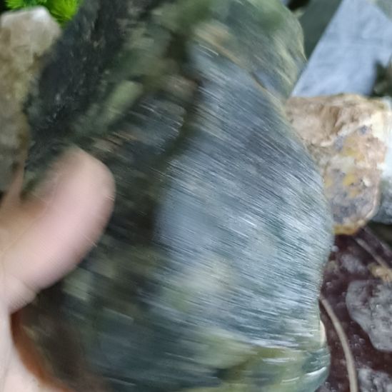 未镶嵌蛇纹石玉珠宝奇石