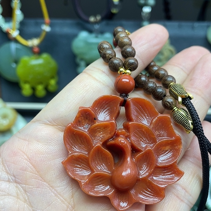 未镶嵌蛇纹石玉颈饰