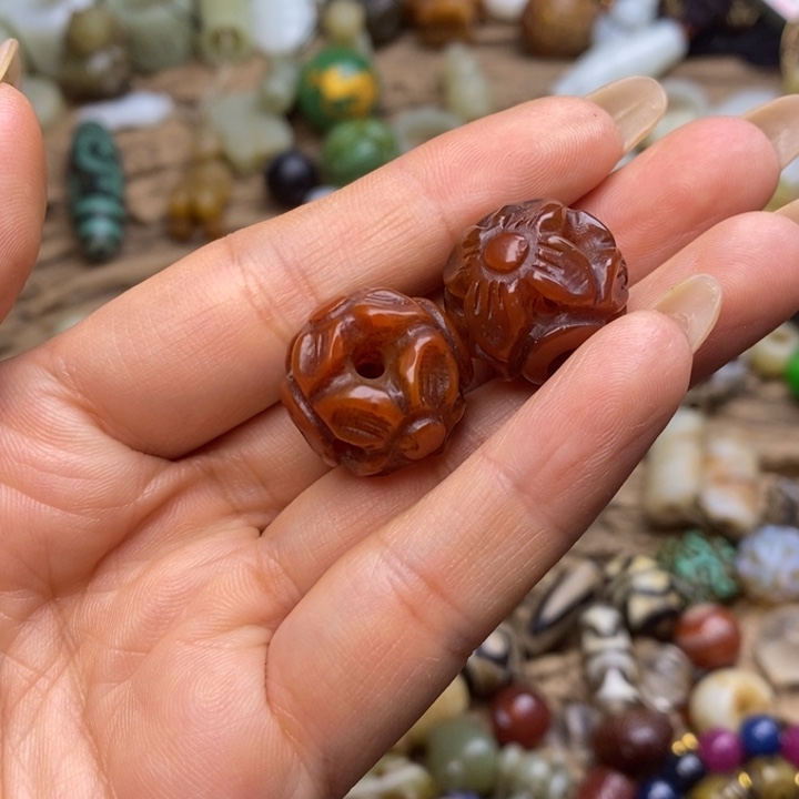 未镶嵌颈饰玛瑙/玉髓家**晓